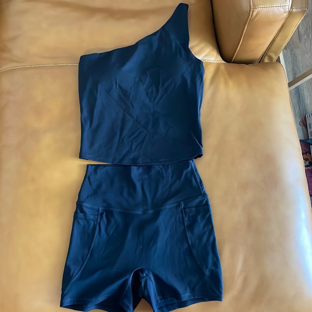 Black workout set
